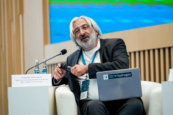 Некоммерческое партнерство «ЕВРОСОЛАР Россия» в лице председателя правления Георгия Кекелидзе выступило модератором ключевой сессии на Энергетическом форуме «Решения для нового технологического уклада»